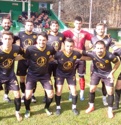 Çiftelerspor’umuz deplasmanda Eskişehir Şekerspor’u 4-0 yenerek üst üste 3.cü galibiyetini aldı. Tebrik eder, başarılar dileriz.